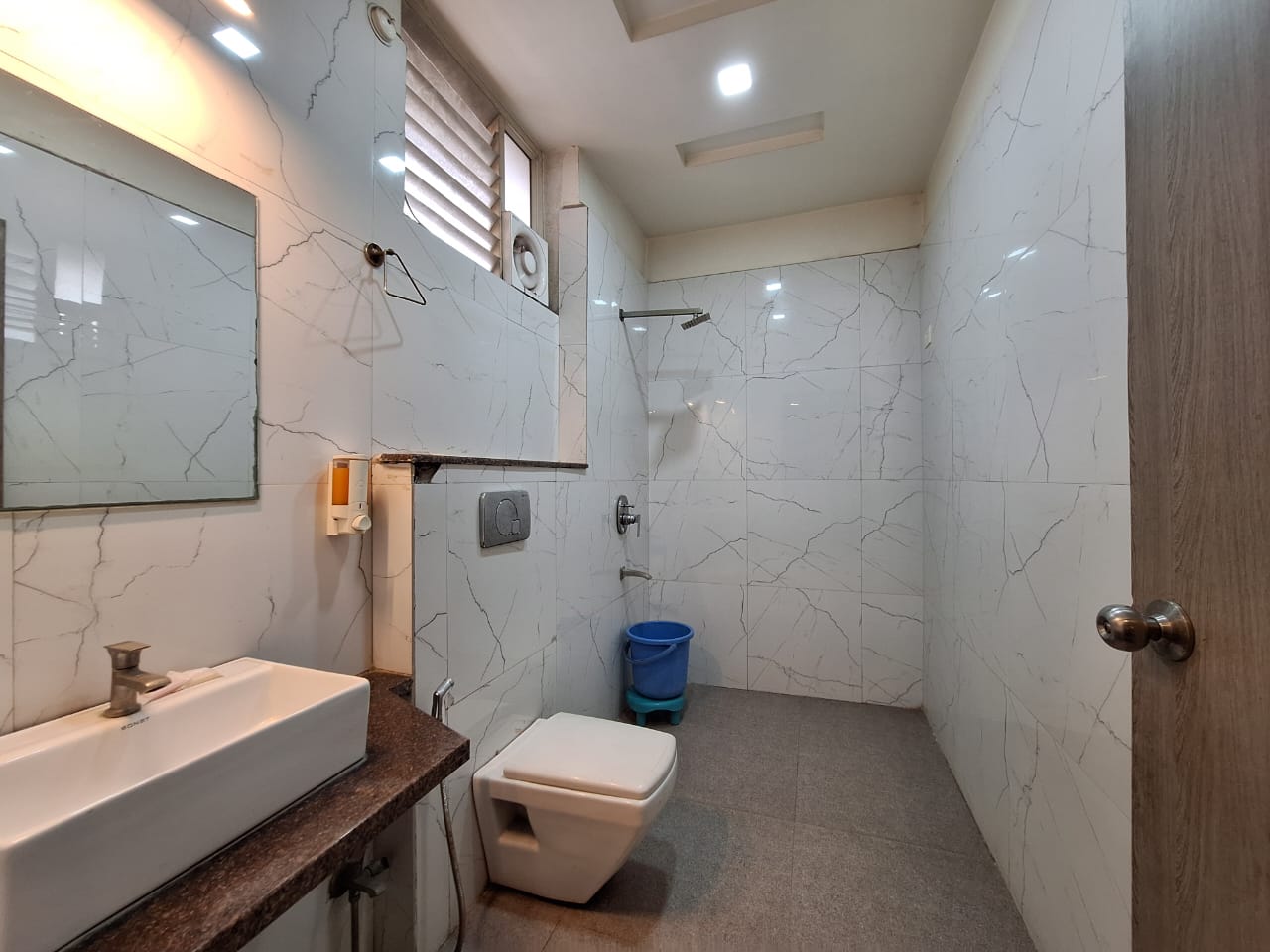 Modern Bathroom