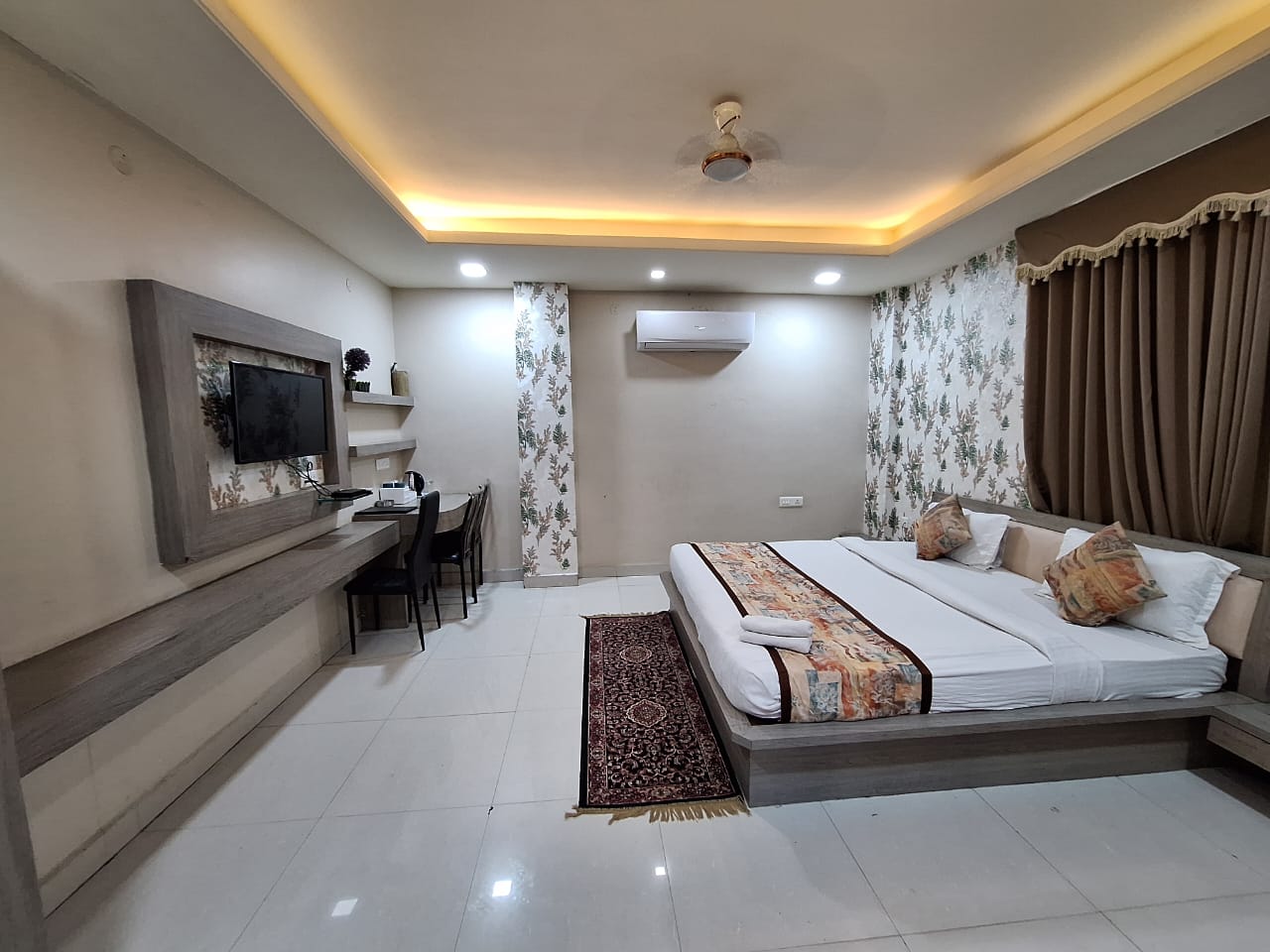 Luxury Suite